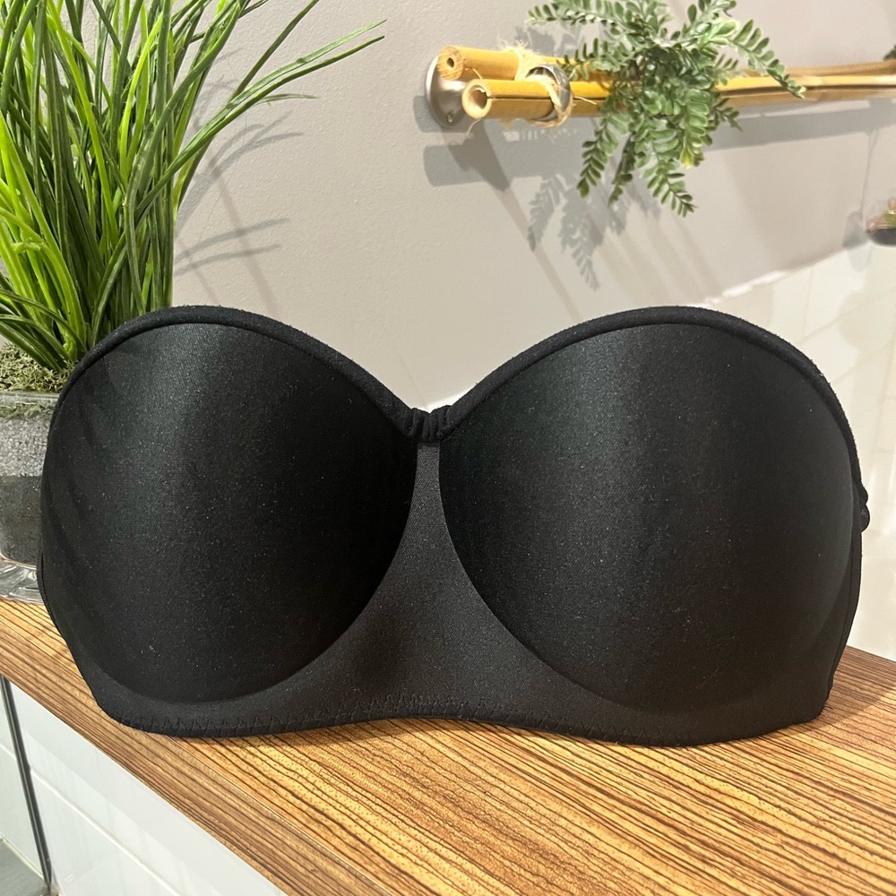 La Vie en Rose - Black Memory Foam Strapless Bra